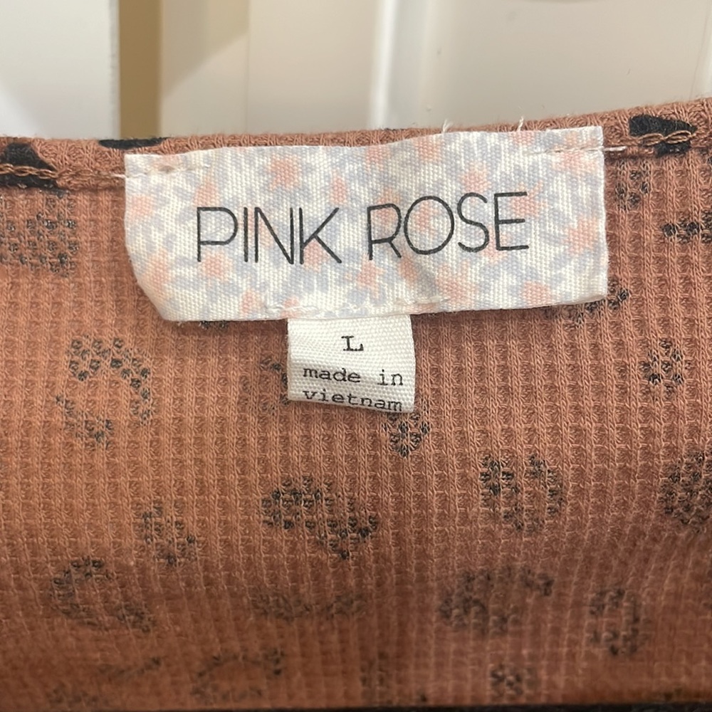 Pink Rose Top 🐆 - Picture 3 of 3